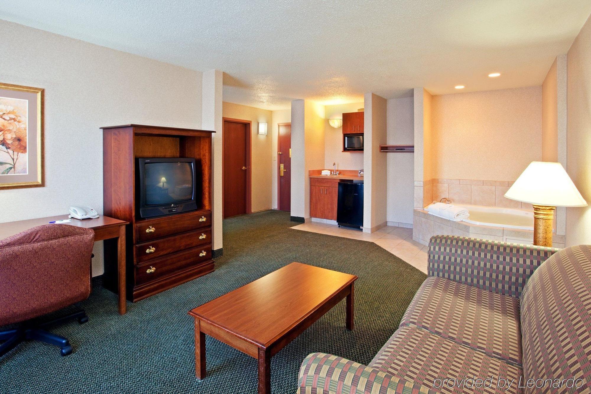 Holiday Inn Express And Suites Pittsburgh West Mifflin By Ihg Esterno foto